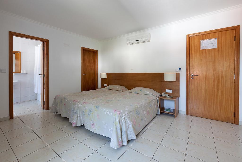 Hotel Solmar Calheta  Quarto foto